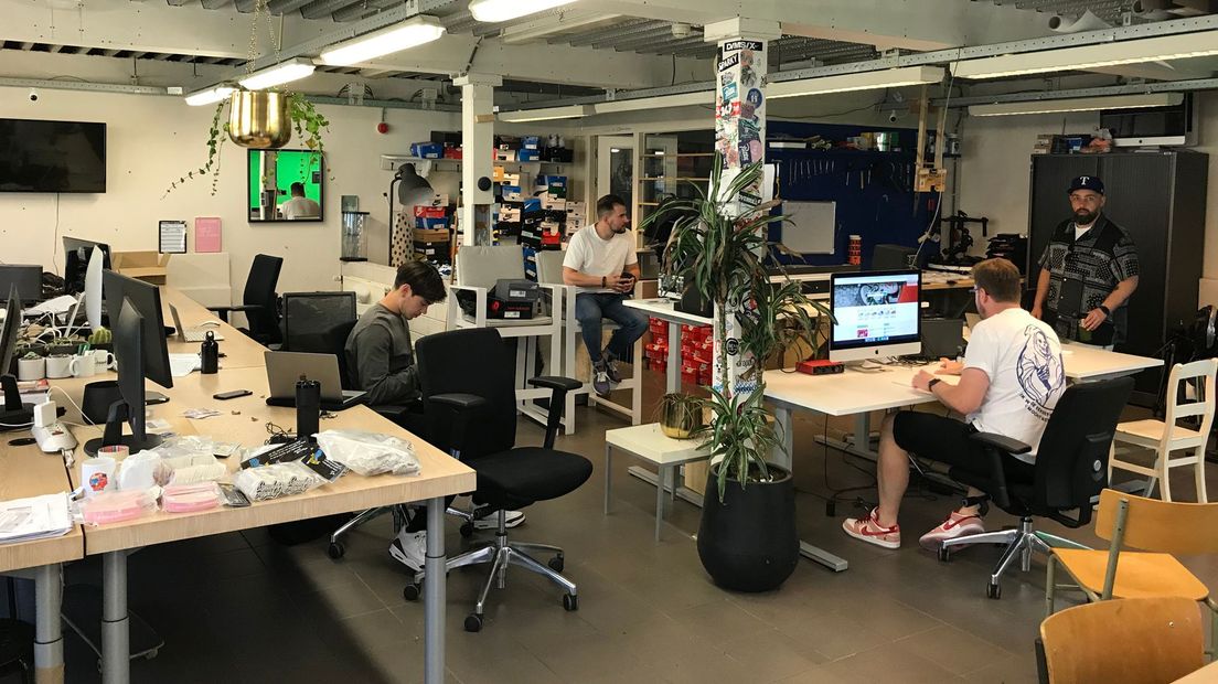 Het kantoor van Sneakerjagers.nl.