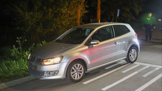 Overstekende voetganger aangereden en naar het ziekenhuis gebracht