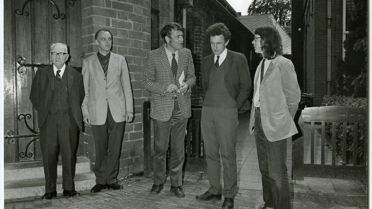 Bijzondere eer voor bekende archeoloog Van Giffen: bezoekers kunnen stem uitbrengen