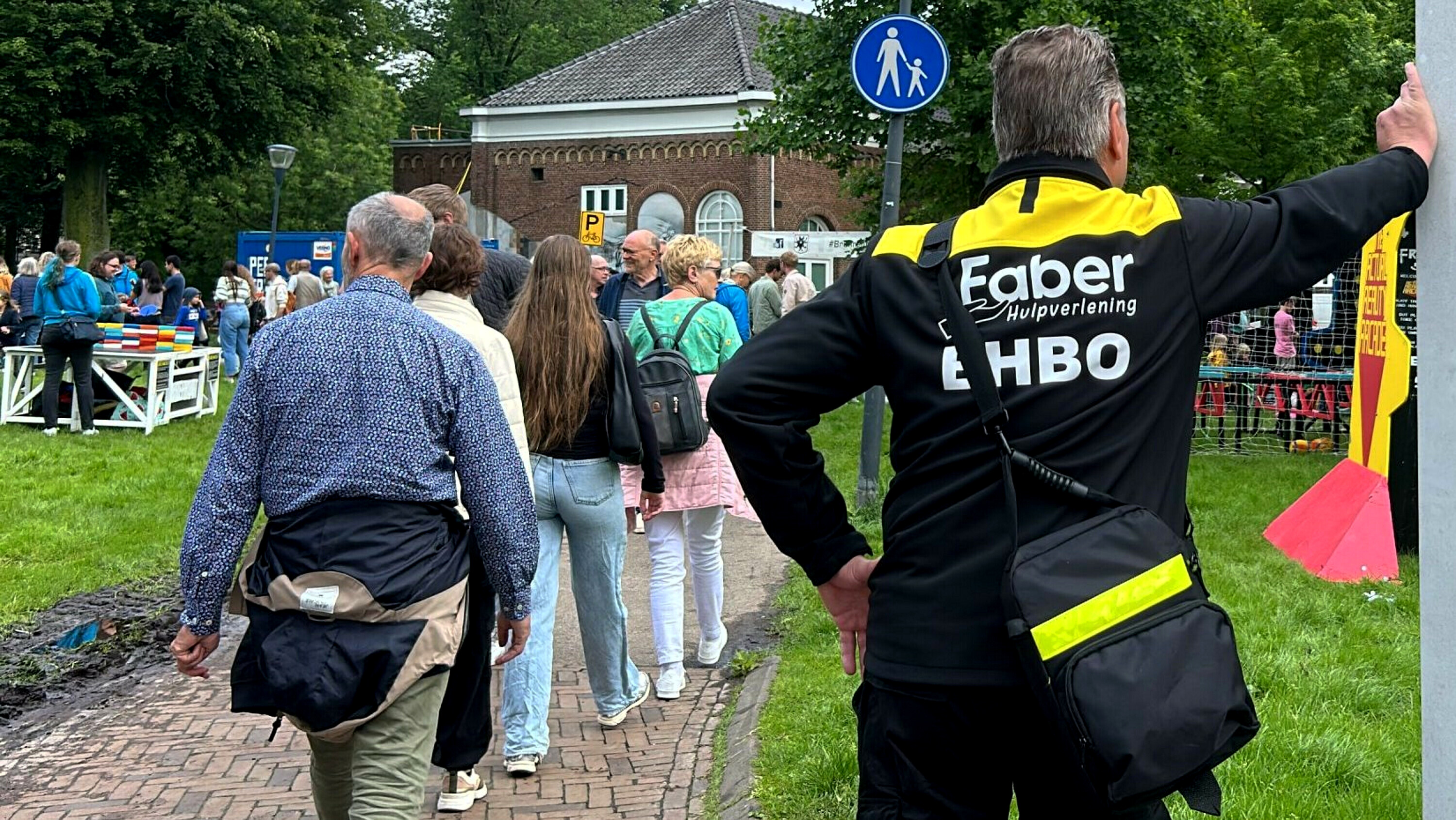 Een hulpverlener van Faber
