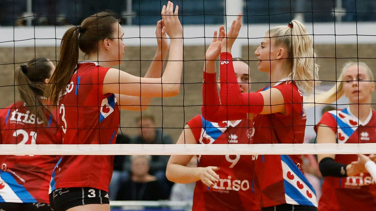 Volleybalsters Sneek naar Roemenië | Cambuur wint met 4-1 van Regioteam Kootstertille