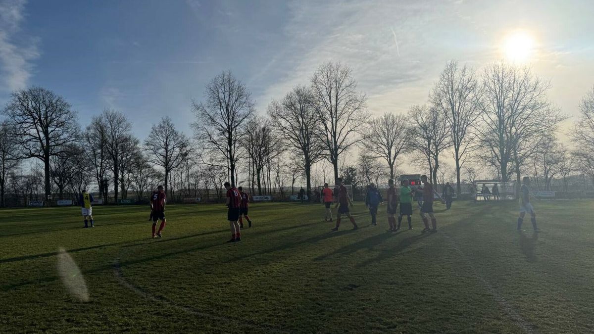 Strijdend Smilde'94 boekt belangrijke zege op LVV Friesland