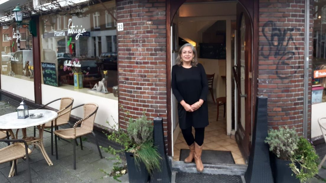 Patricia Bruintjes, eigenaar van pizzeria Patrizia in de Moesstraat
