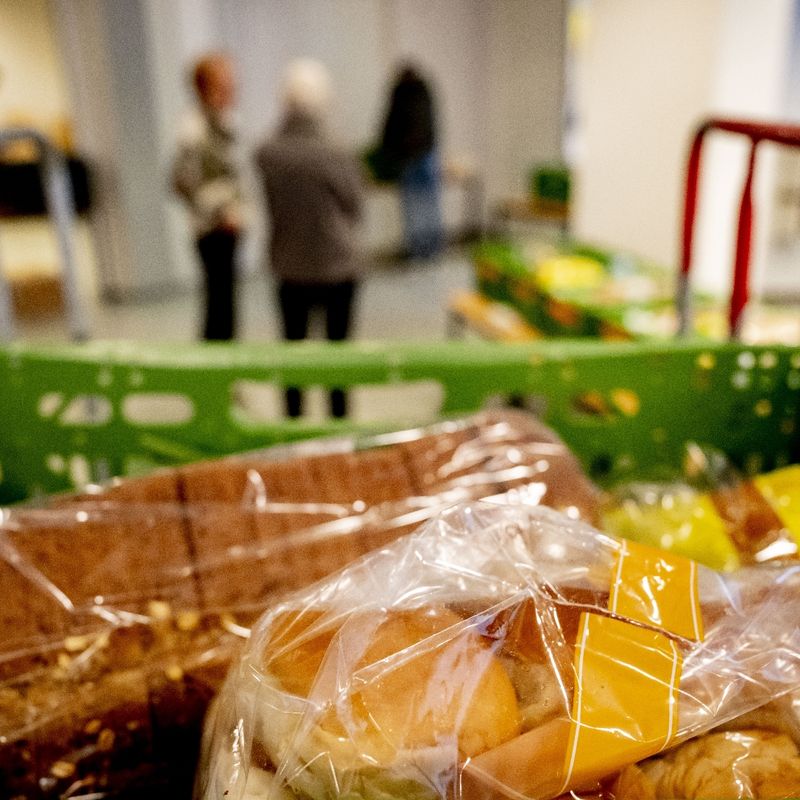 Cadeaubon voor afnemers Voedselbank Groningen na honderden ...