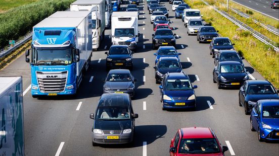 Files van 30 en 20 kilometer op A4 en A12, uur extra reistijd Home