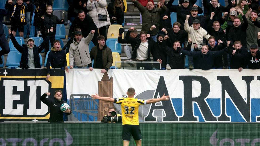 Supporters hopen dat er snel duidelijkheid is in de GelreDome-soap.