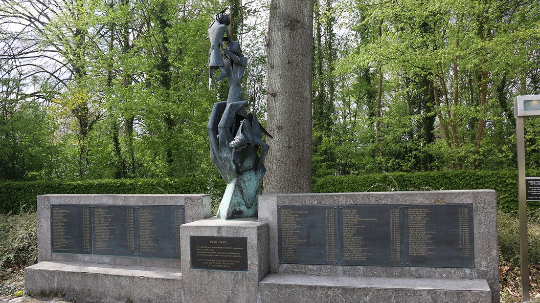 Een monument in Hoogeveen voor 165 joodse slachtoffers uit die plaats (Rechten: RTV Drenthe / Margreet Gort)