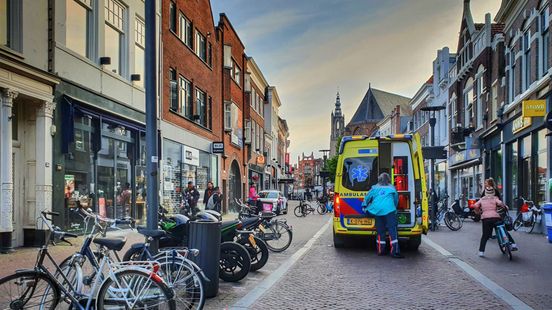 Man zwaargewond na ongeluk in centrum van Amersfoort. Man zwaargewond na ongeluk in centrum van Amersfoort.
