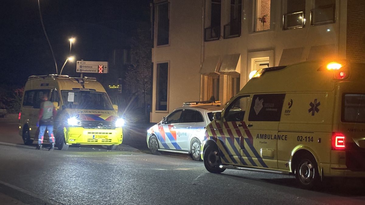 Twee gewonden bij aanrijding in Leeuwarden | Paasvuur Elsloo alsnog aangestoken