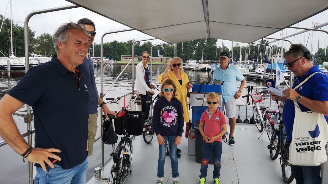 Op fytspont De Oerhaal tusken Warten en Earnewâld