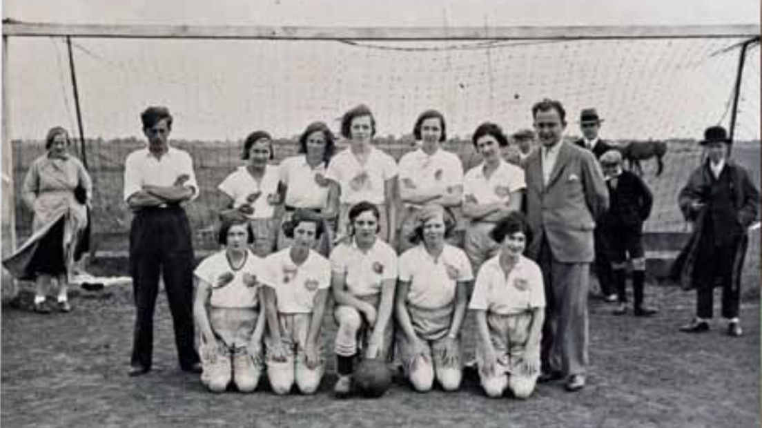 Een teamfoto van Chelcea, jaartal onbekend