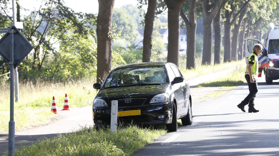 Een fietser is zaterdagmorgen zwaargewond geraakt bij een aanrijding met een auto. Dat gebeurde even na 8.30 uur in Elburg.