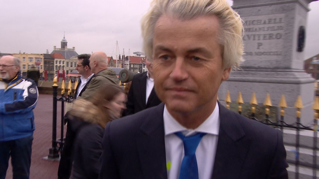 Geert Wilders op de boulevard in Vlissingen