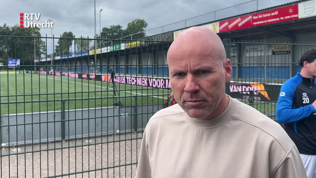 Interim-trainer Van Meegdenburg van GVVV na de zege op Kloetinge