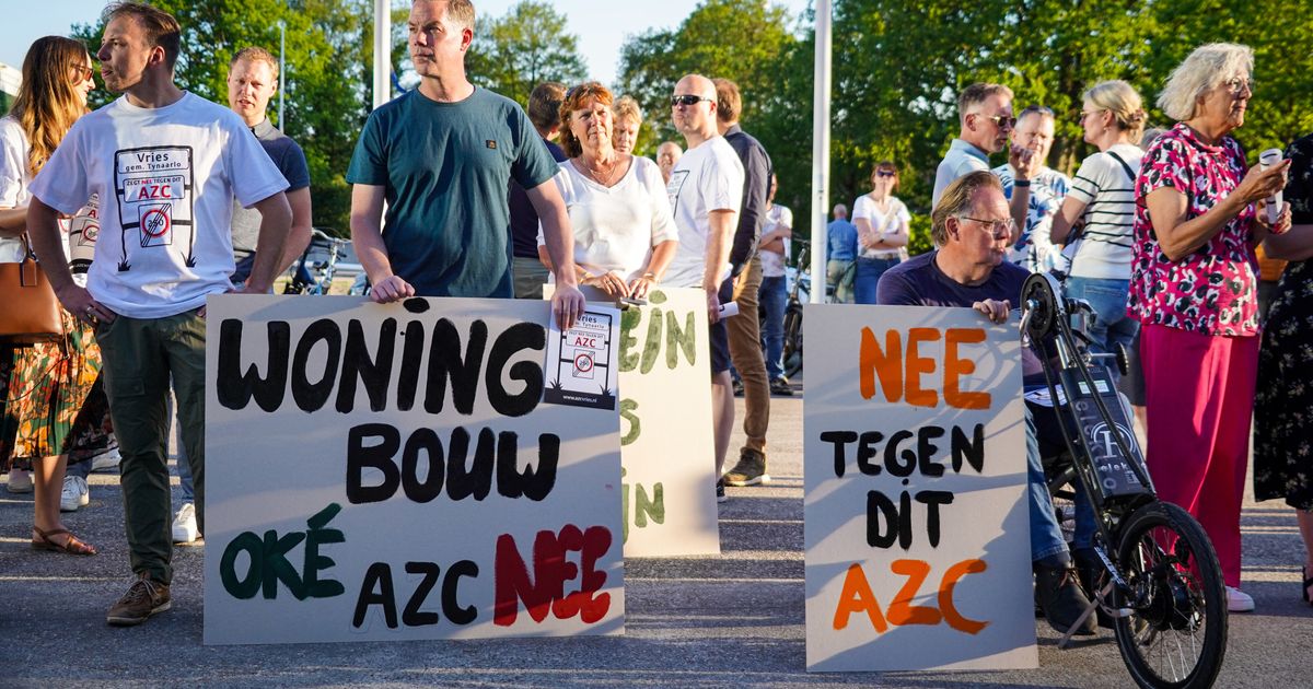 Residents Protest Resolution to Home 224 Asylum Seekers in Vriezen – Movement Postponed for 5 Weeks