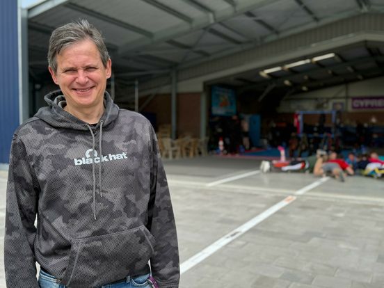 Van verbouwd skydive-clubhuis tot nieuwe hangars: 'Vliegveld Hoogeveen floreert'