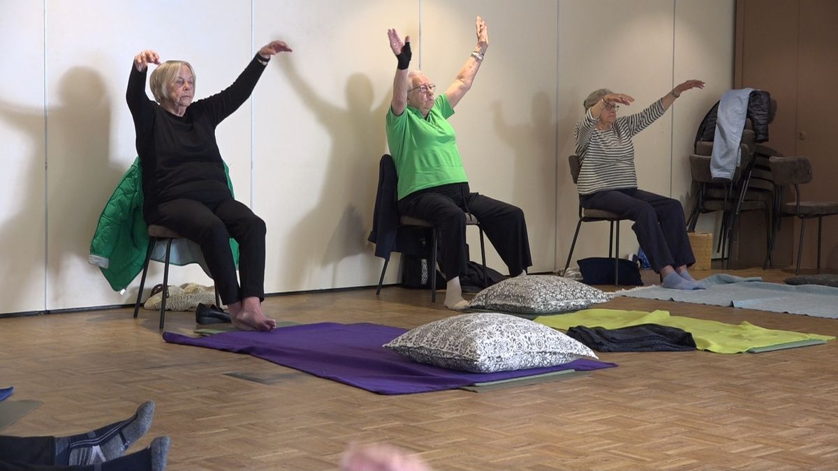Gezond ouder worden met yoga | Groningen Beweegt Samen