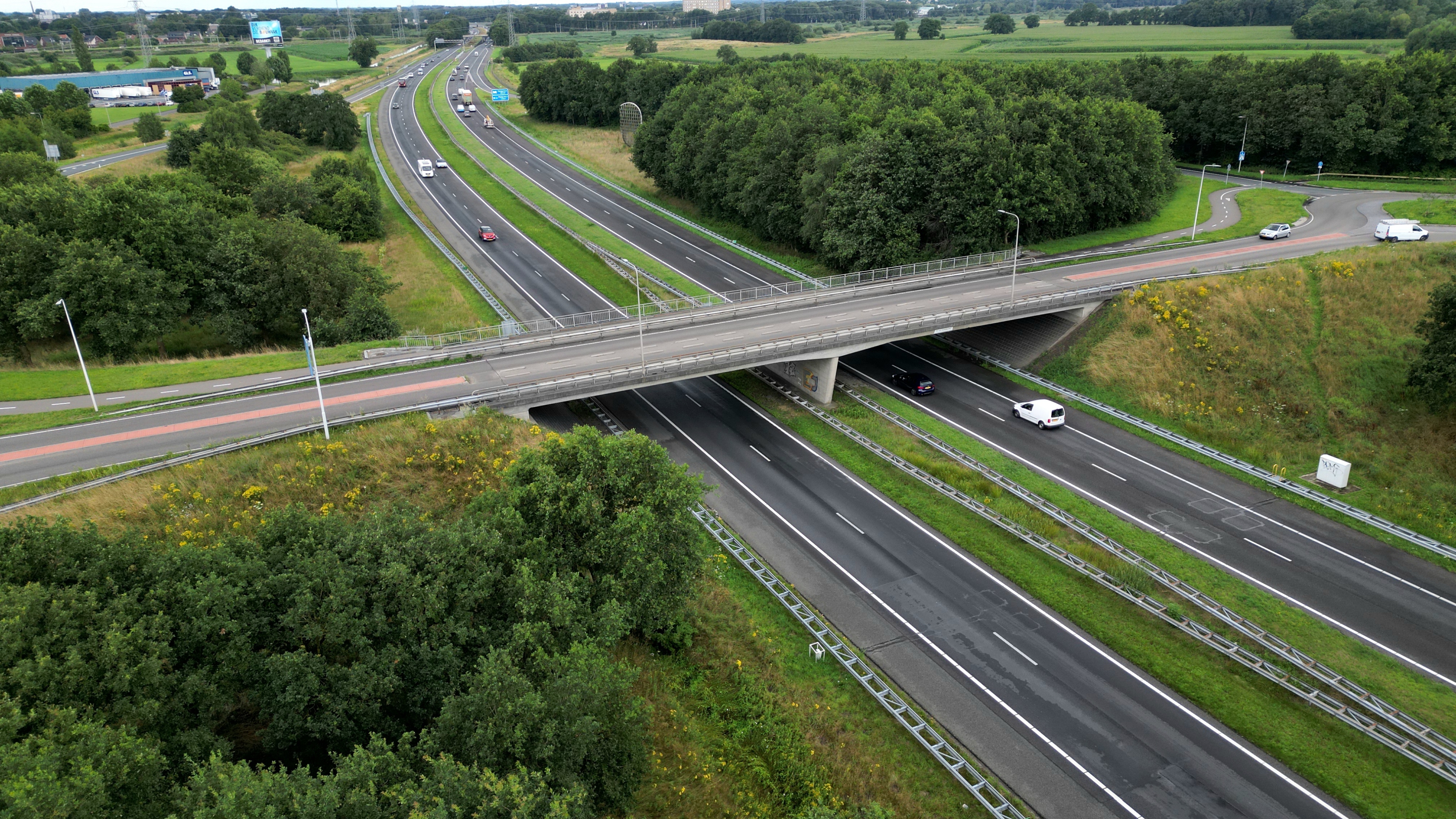 Komende nachten vertraging op A28 tussen Zwolle en Hoogeveen door aanpak asfalt