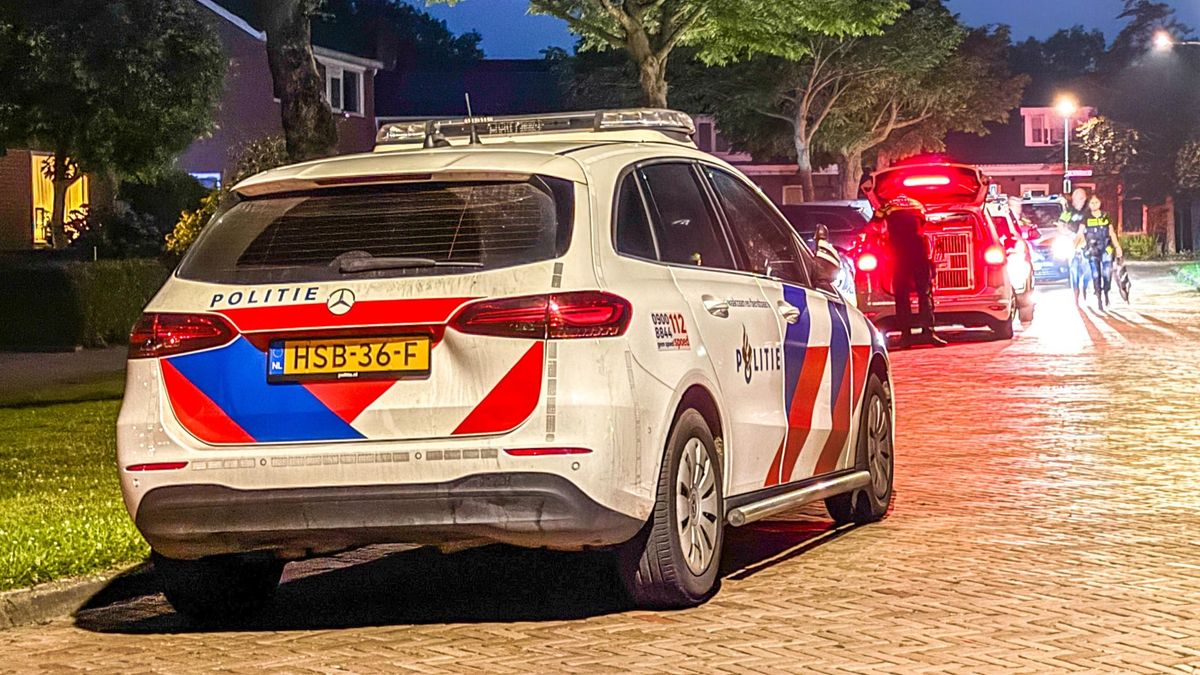 Politie doorzoekt woning Kootstertille na melding over mogelijk steekincident