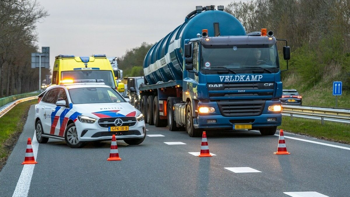 Brand in woning aan de Tronderweg in Makkinga | N381 bij Oosterwolde weer open