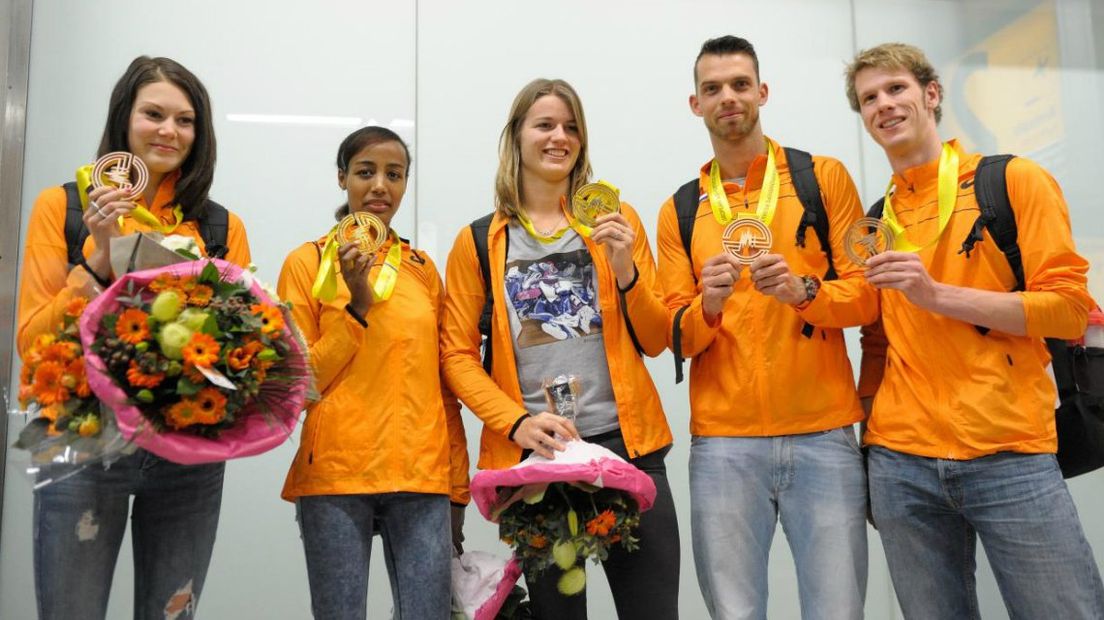 Medaillewinnaars EK atletiek indoor: Maureen Koster, Sifan Hassan, Dafne Schippers, Eelco Sintnicolaas, Thijmen Kuperus.