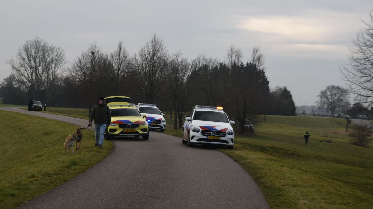 Brandweer rukt uit voor mogelijke drenkeling in Velden