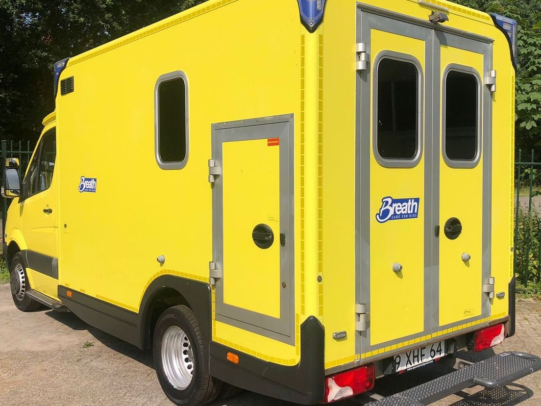 De ambulance die speciaal is ingericht voor kinderen