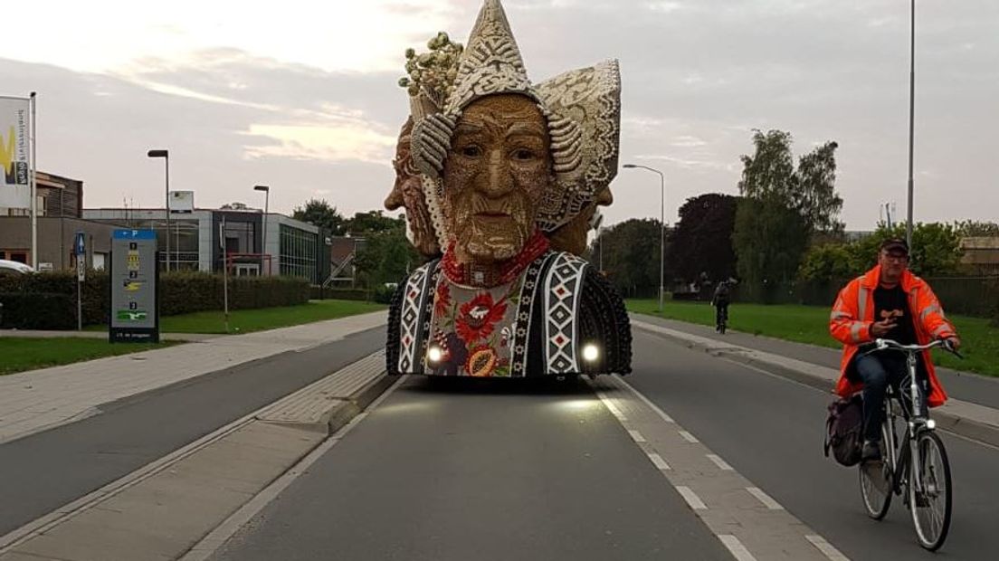 Maandenlang hebben de corsoclubs in het Rivierengebied er naar uitgekeken: zaterdag trekken de wagens met groenten en fruit tijdens het Fruitcorso weer als vanouds door Tiel. Er is wel een grote verandering: gratis kijken is er niet meer bij. Voor het eerst in jaren moeten toeschouwers entree betalen.