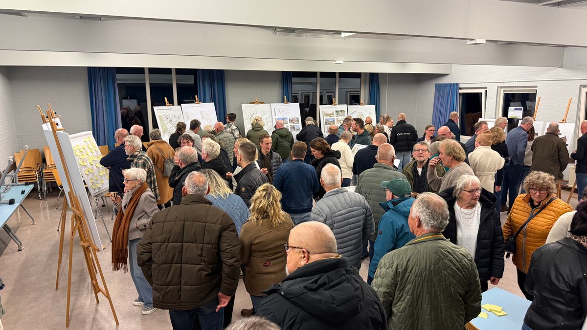 Onrust tijdens inloopavond sloop- en bouwplannen Schoonoord: 'Ik ben boos naar buiten gelopen'