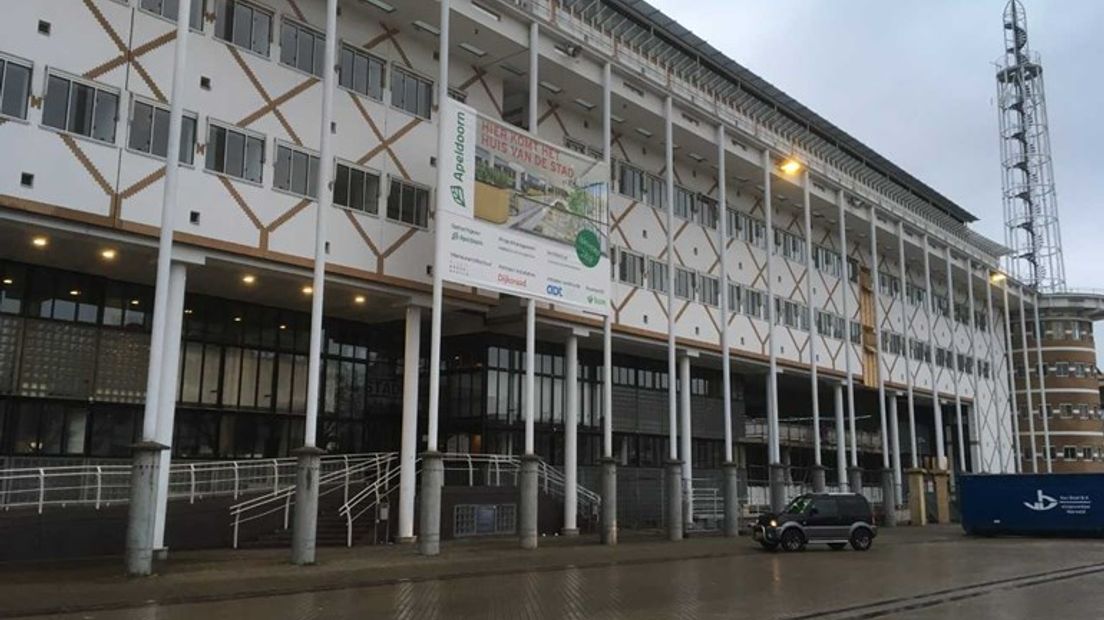 Tijdens de verbouw van het stadhuis had Apeldoorn te maken met financiële tegenvallers.