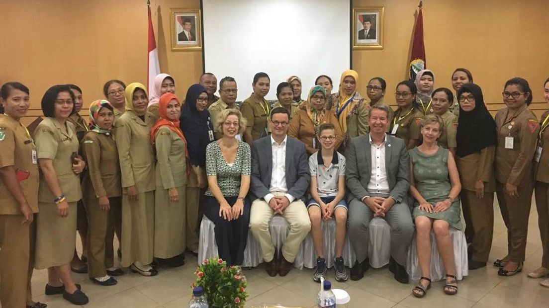 Burgemeester Bas van den Tillaar en wethouder Albert Vader zijn op bezoek in Ambon.