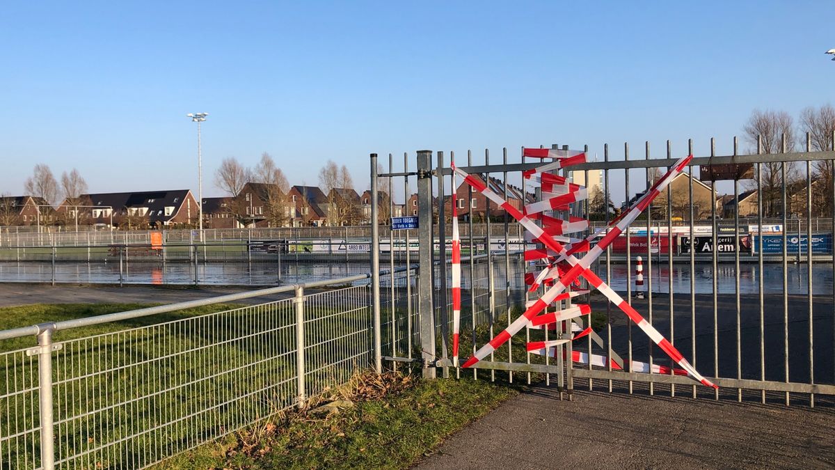 Voor de tweede keer vernielingen op ijsbaan Bolsward | Schoorsteenbrand in Elsloo