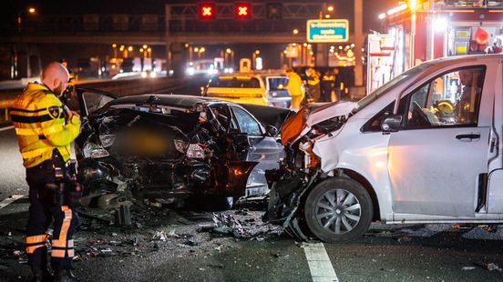 Groot ongeluk op A12: meerdere gewonden en snelweg uren dicht