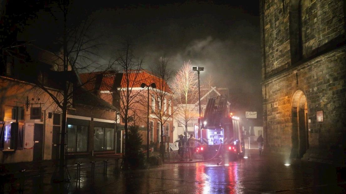 Veel rook komt vrij bij brand in Oldenzaal
