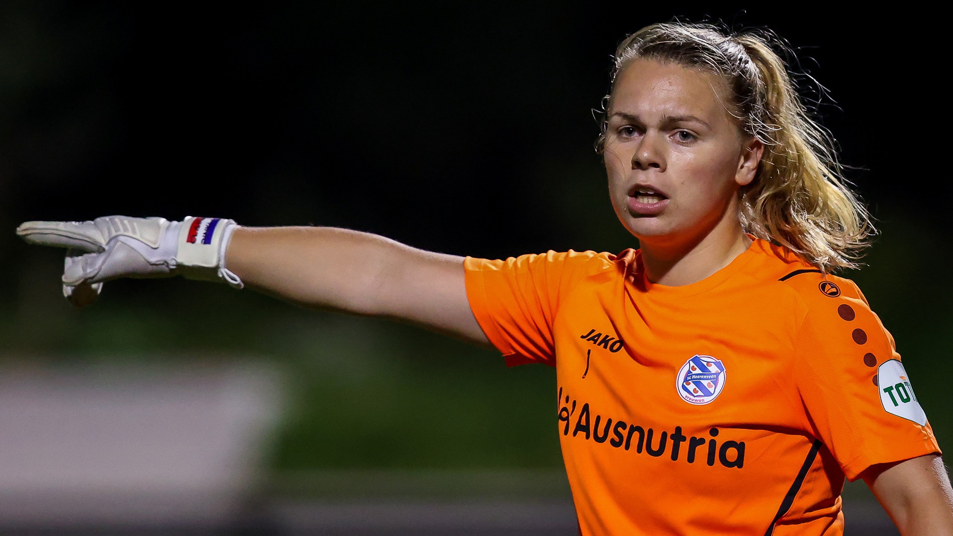 Claire Dinkla in haar eerste wedstrijd voor SC Heerenveen