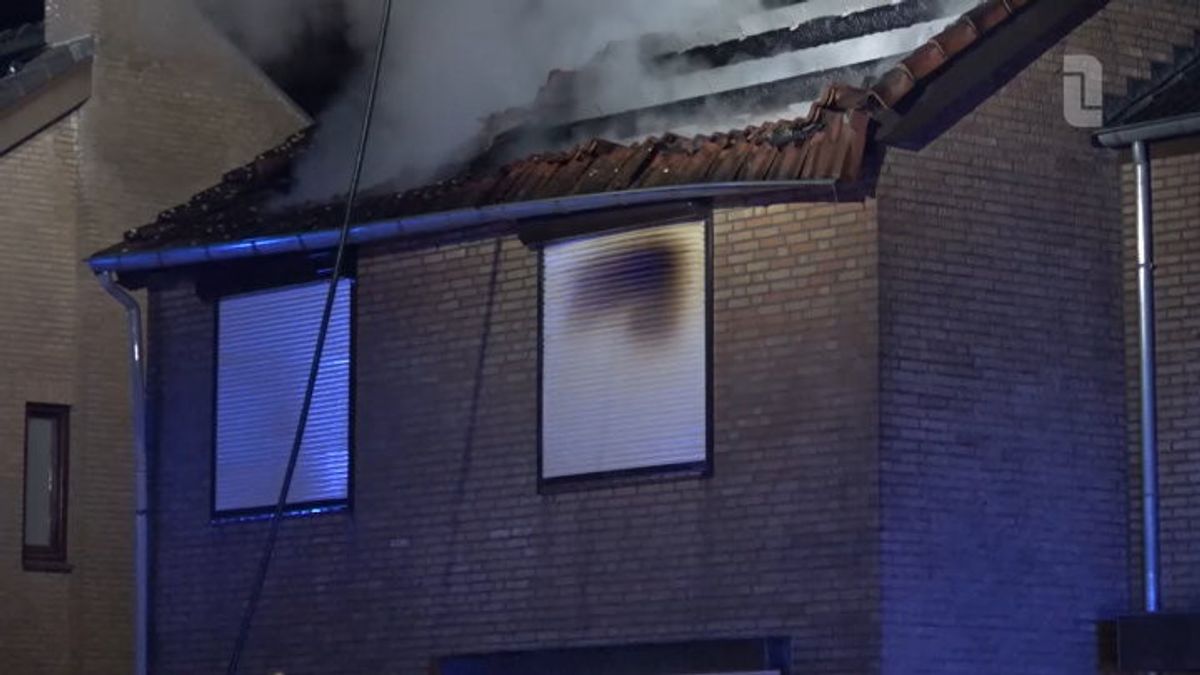 Grote schade na dakbrand: woning onbewoonbaar