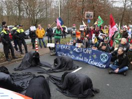 Demonstranten blokkeren Bezuidenhoutseweg