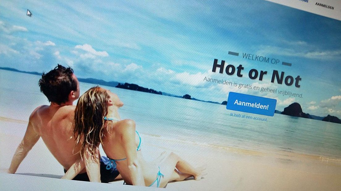 Danny D. en Lisa ontmoetten elkaar op chatsite Hot or Not.