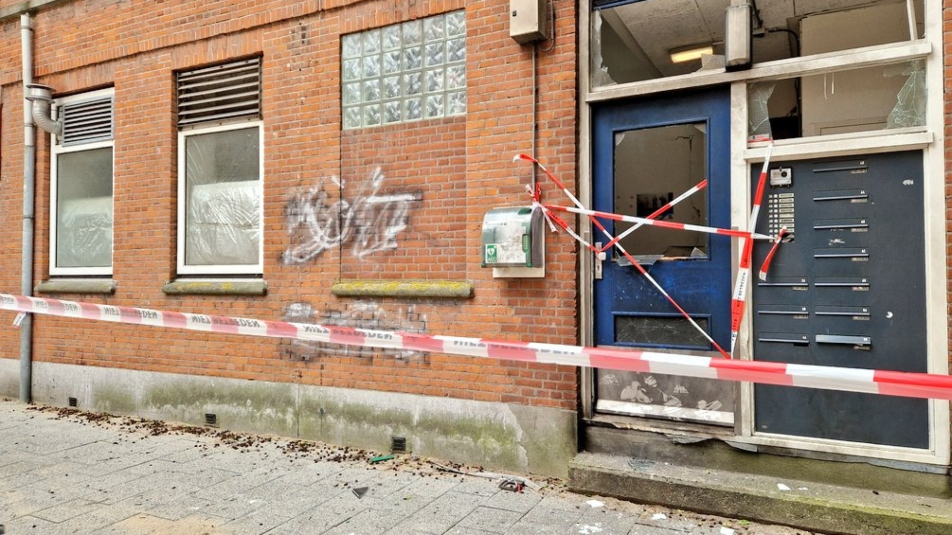 Aanslag op een portiek in de Zwaanshals begin vorige maand (archieffoto)