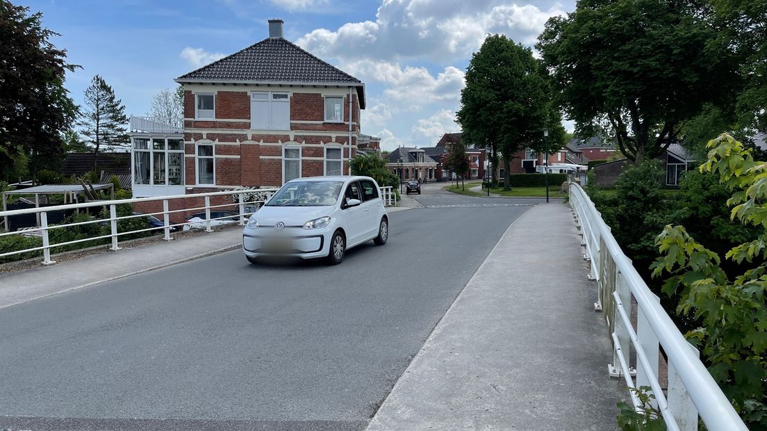 De brug in Farmsum waar het neersteken gebeurde