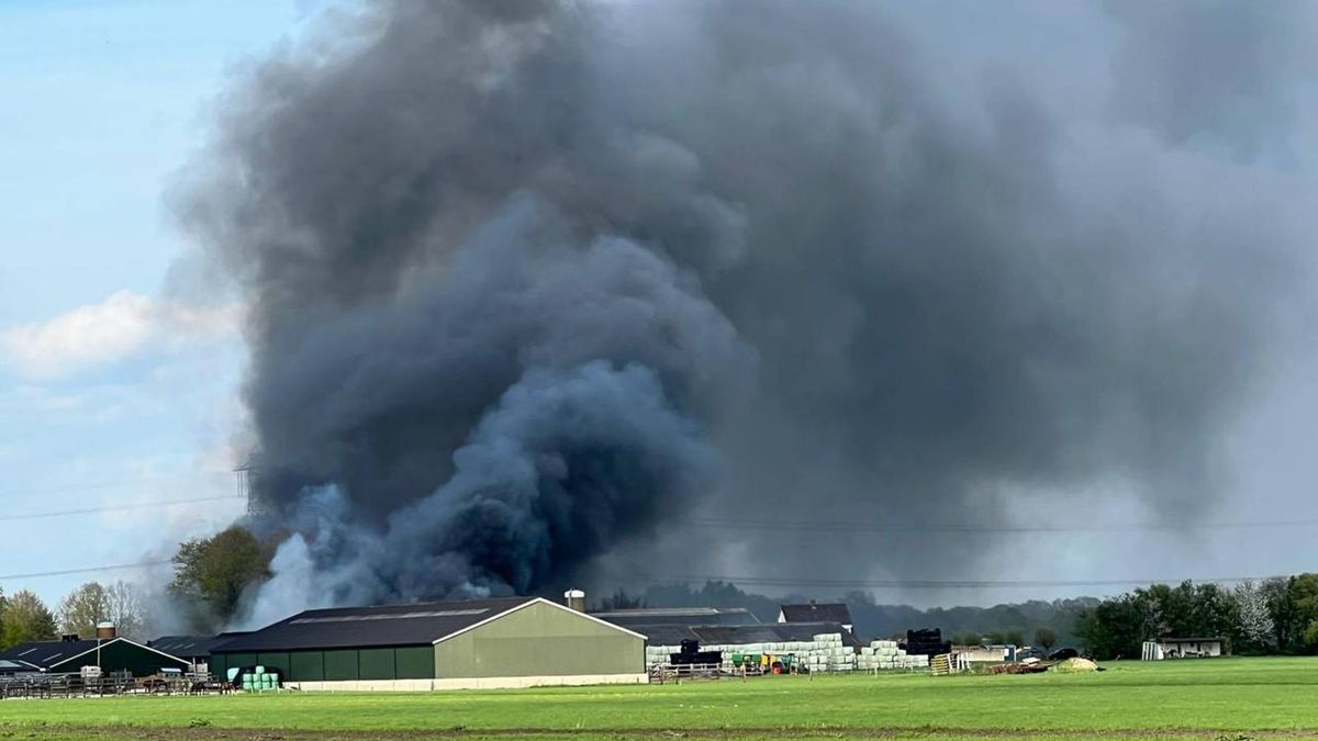 112 Nieuws: Grote schuurbrand in Lemele en schade bij aanrijding in Staphorst