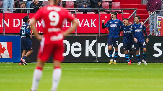 FC Utrecht-trainer Correia schaamt zich na pak slaag tegen PSV: 'Proces verloopt zeker niet naar wens' Nieuws