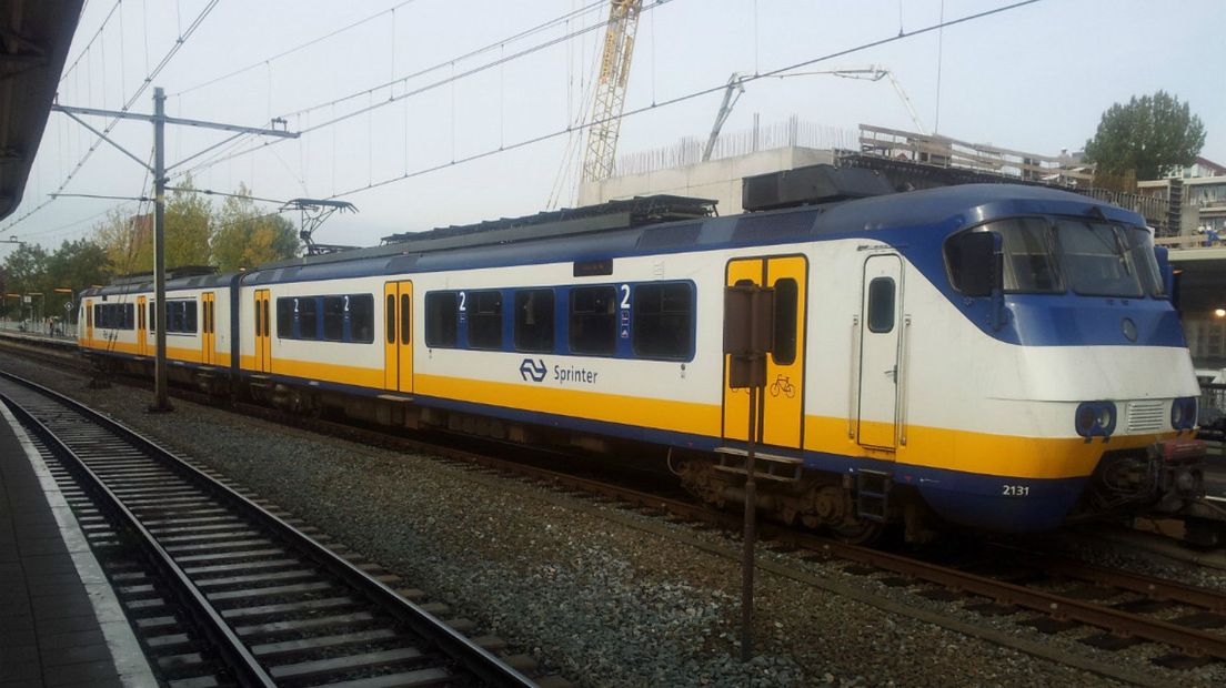 Een trein op het station van Gouda