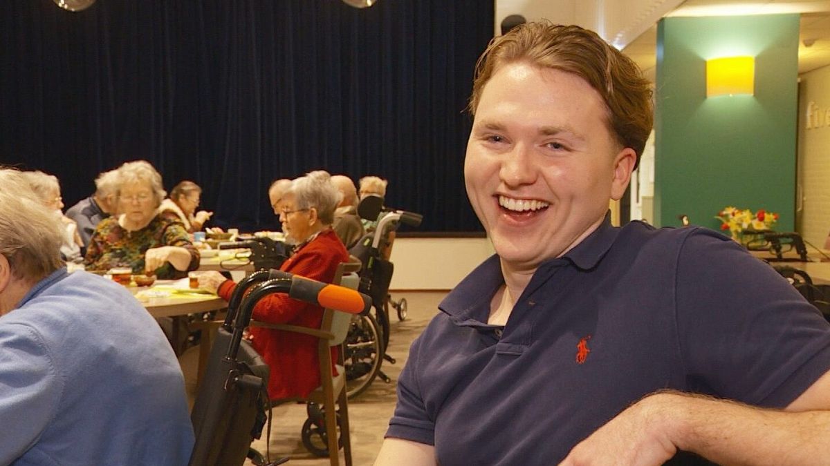 Vijf jongemannen in een Westereender zorgcentrum: 