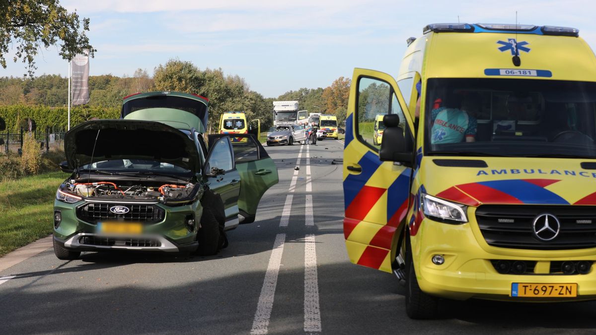 Ravage na botsing • politiemacht in Nijmegen
