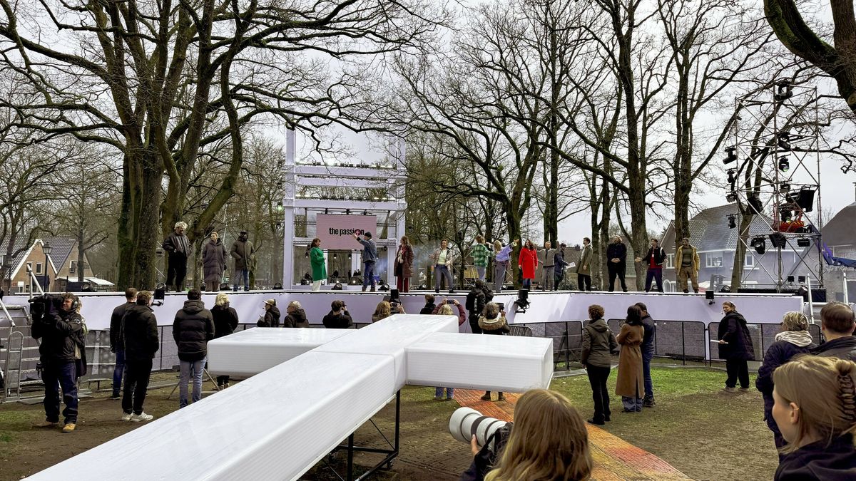 Veel media en fans op de been tijdens generale repetitie The Passion: 'Dit maak je maar één keer mee