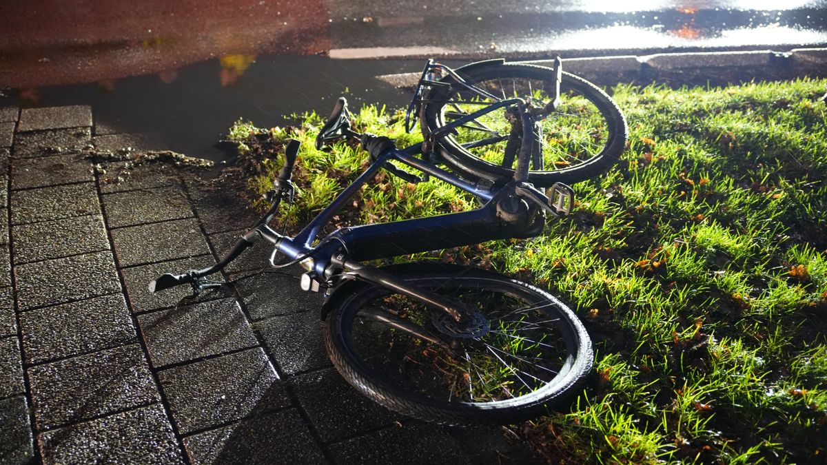 Fietser gewond bij aanrijding op rotonde in Heino