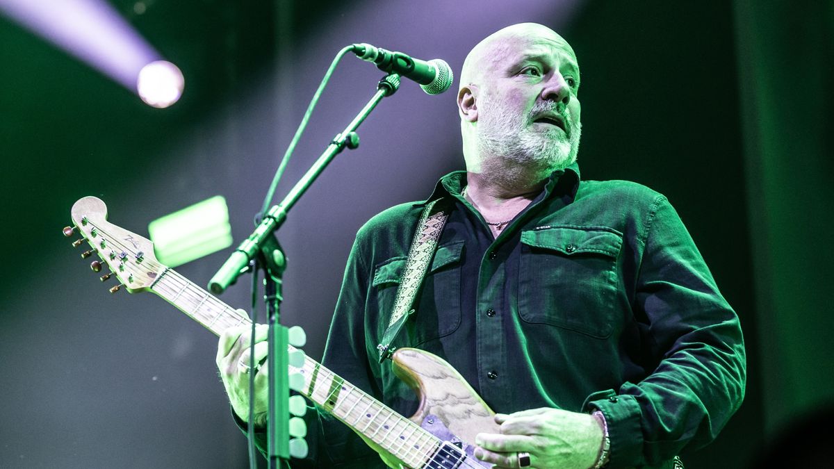 Bløf-zanger begaat pijnlijke vergissing in Leeuwarden, maar maakt z'n fout weer goed