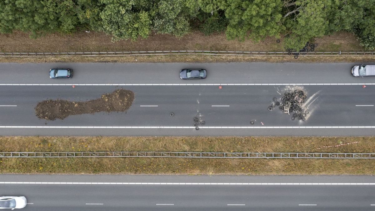 Ongelukken door afval op de weg, hinder voor verkeer op A7