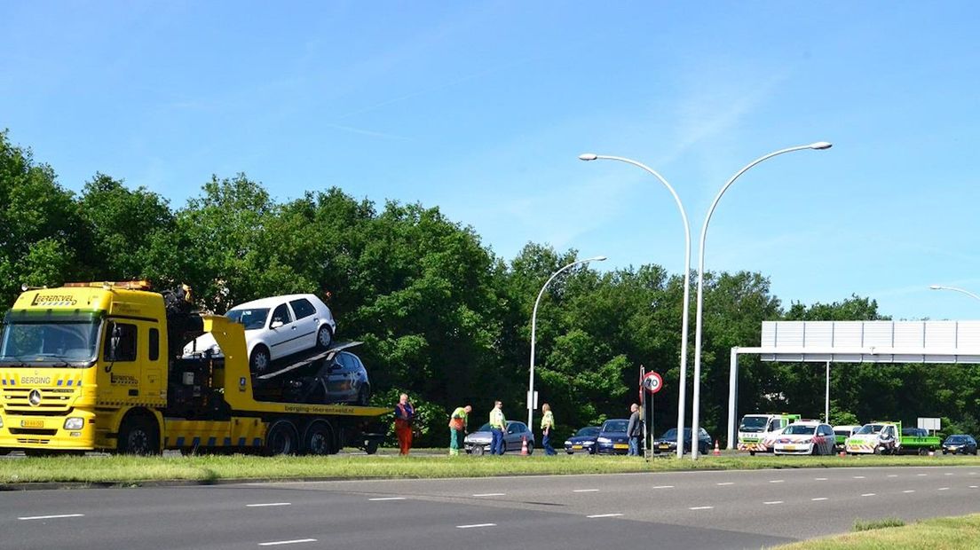 Beide wagens zijn na aanrijding afgevoerd